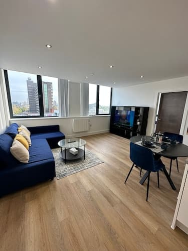 1 Bed Apartment near Old Trafford with Free car park