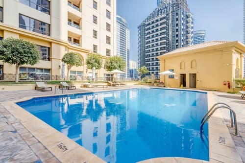 GLOBALSTAY. Modern Ap steps to JBR Beach