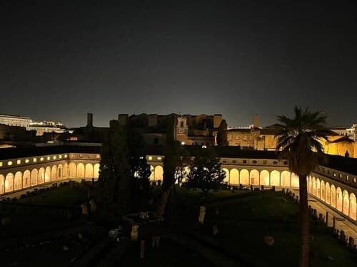 Camere con vista sul Chiostro Di Michelangelo