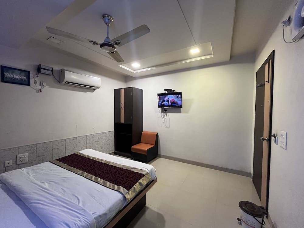 Hotel Tushar Residency