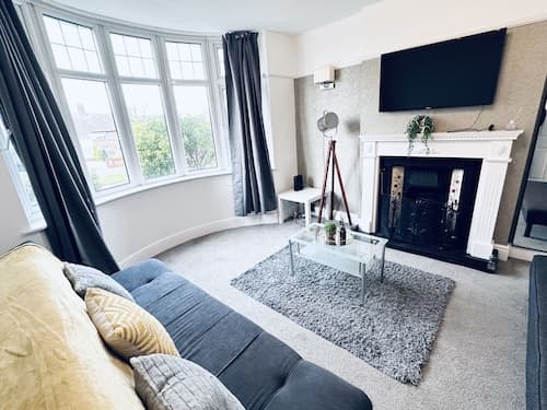 Impeccable 3-bed House in Nottingham Central