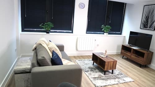Cosy Apartment in Old Trafford With Parking Space