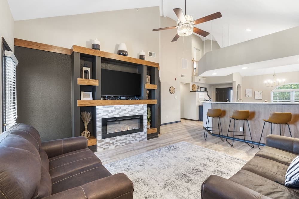 Shades of Branson Experience All the Best of Branson! Prime Location