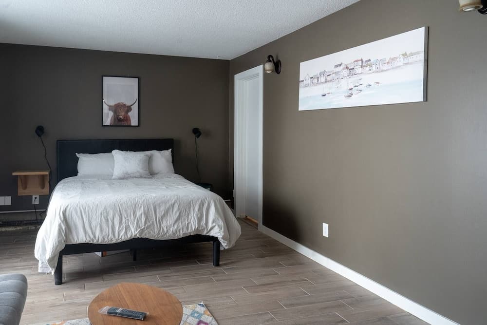 One Bedroom Condo Near Whyte Ave