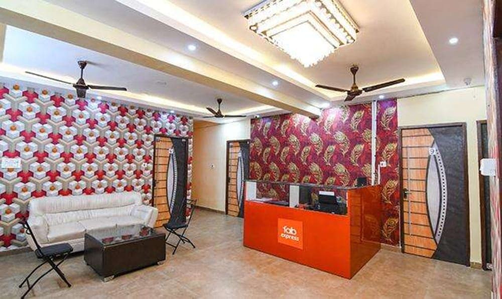 Fabexpress Comfort Inn