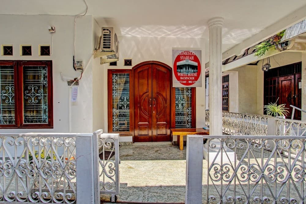 SPOT ON 92319 White House Syariah