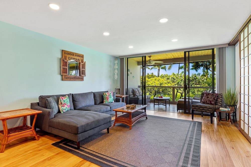 Plan Your Hawaii Vacay at Grace's Oasis!