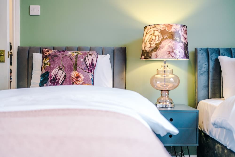 Newly Renovated home-Manchester