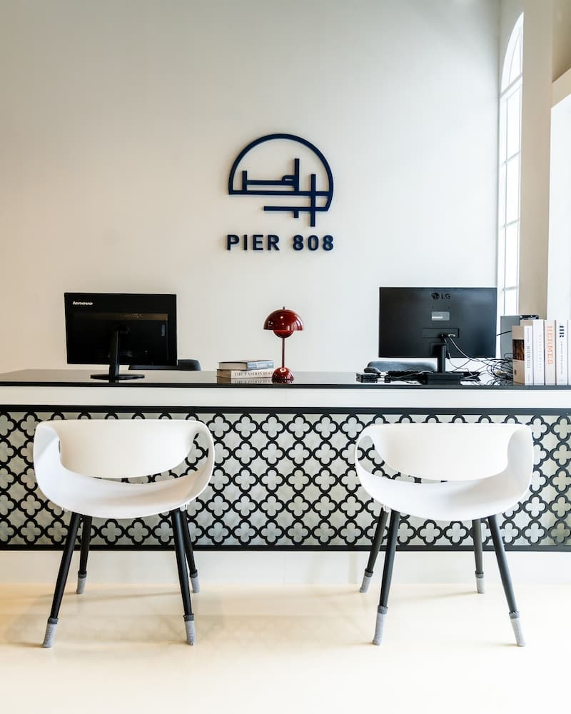 PIER 808 Hostel