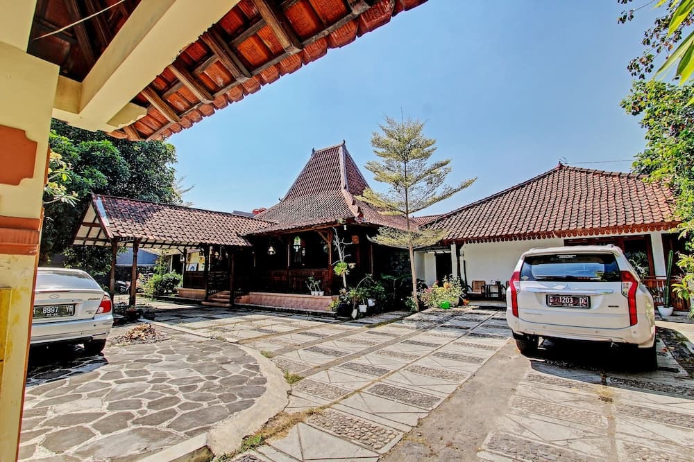 Capital O 92894 Griya Lathifah Homestay Syariah