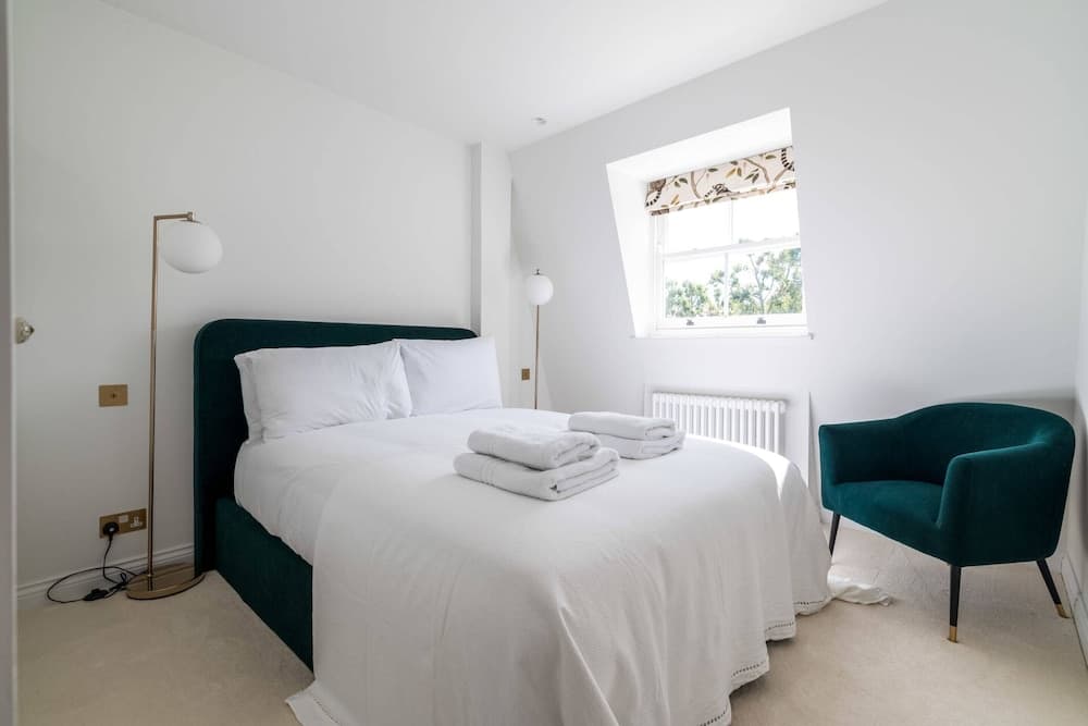 Impressive and Gorgeous Kensington Family Home