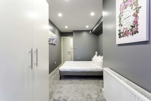 Spacious Clapham Junction Apartment