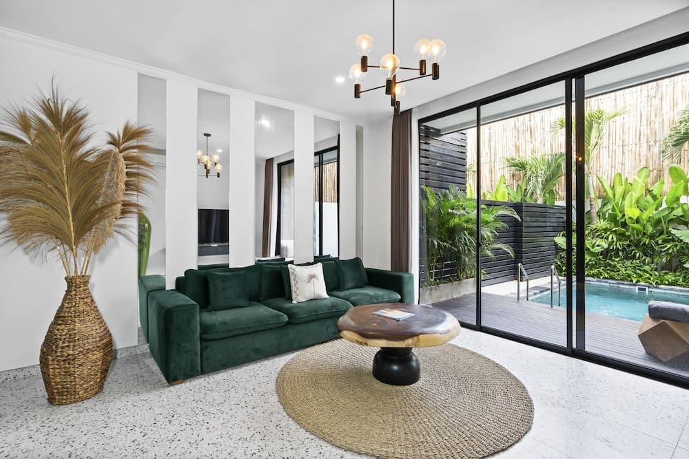 Sunny Nelayan Villa by Betterplace