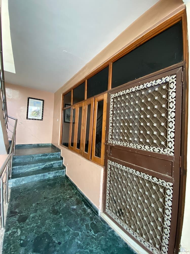 GoBravo-3BHK Near Airport & Cyber Hub