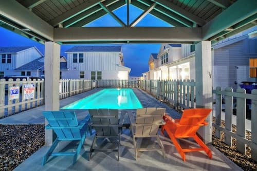 Newly Built, Pool, Walk to Old Town Eats+marina Shorely Goodness by Avantstay