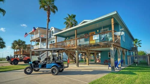 Private Pool, Large Yard, Game Room, Balcony South By Sunkissed by Avantstay