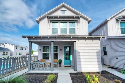 Pool 1 Block to Alister + Old Town + Eateries Bluegrass Breeze by Avantstay
