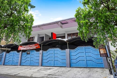 OYO Titik Koma Guest House