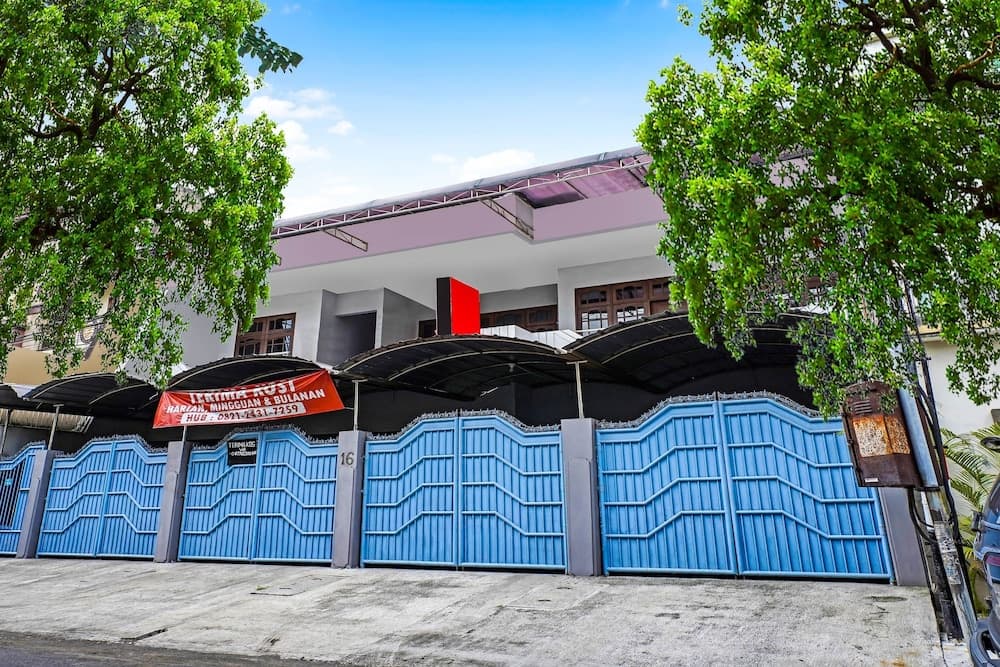 OYO 90891 Parang Kusumo Residence