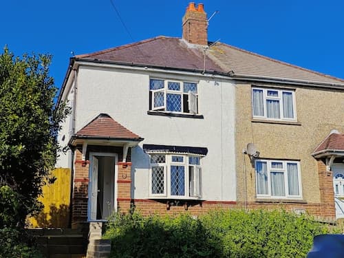 4-bed House in Southampton Ideal For Contractors