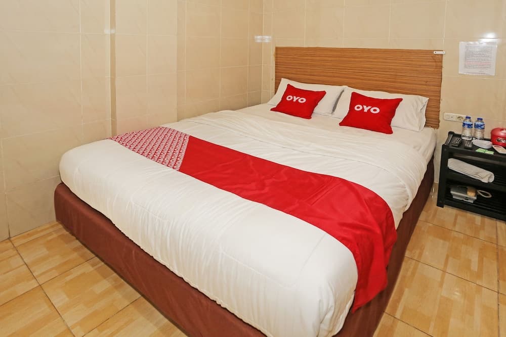Super OYO 92674 Hotel Ciputat