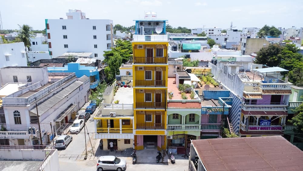 Le Suresh Residency