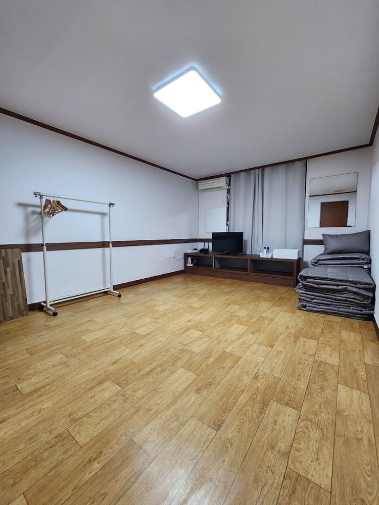 Sorak Y Hostel