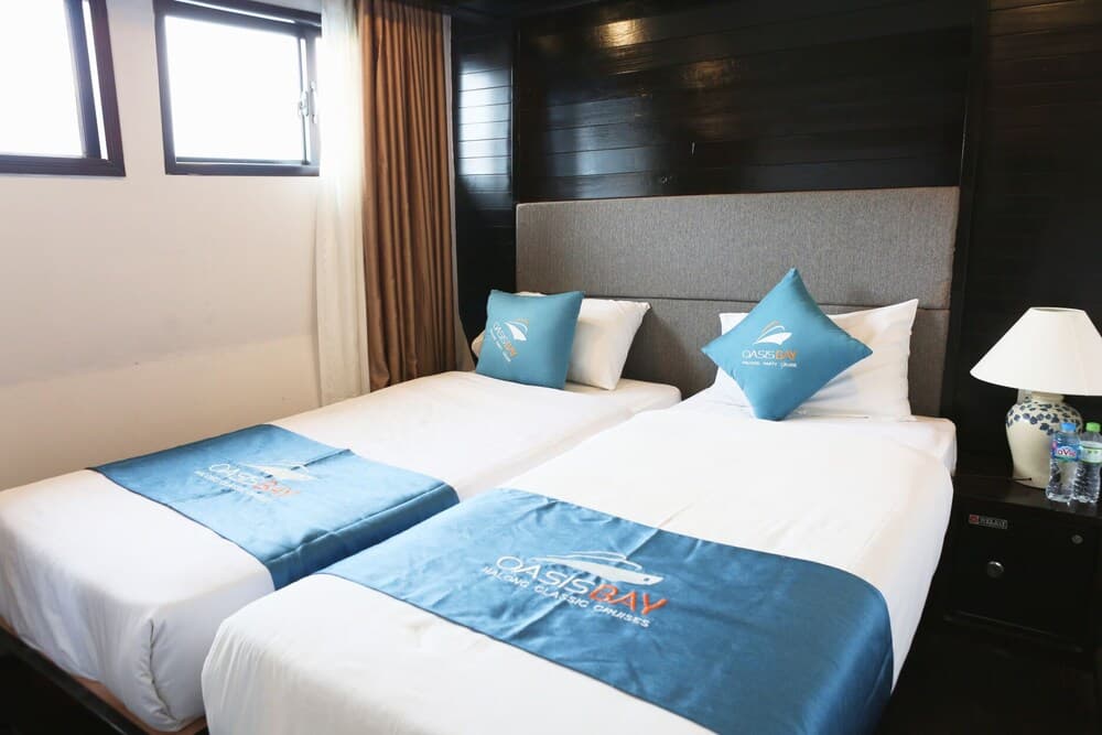 Oasis Party Cruise