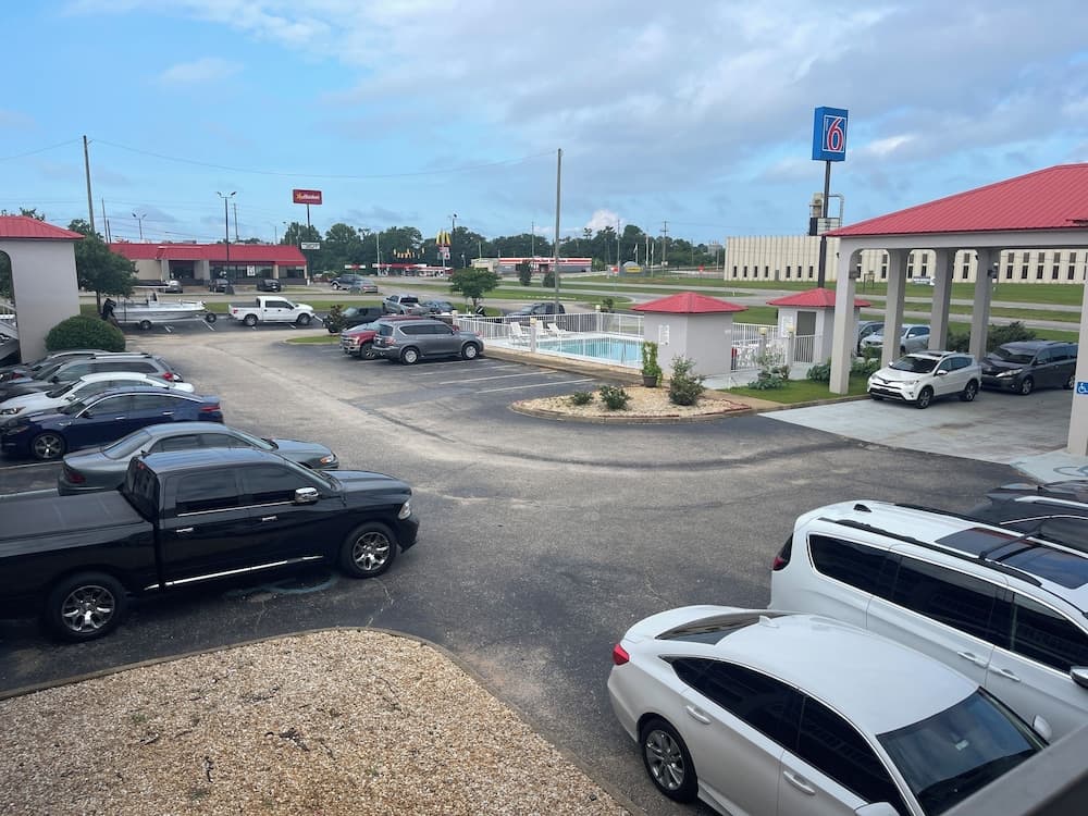 Motel 6 Abbeville, AL