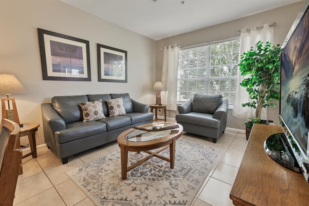 8107 Coconut Palm way Unit 305