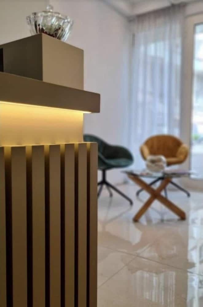 Iliad Hotel