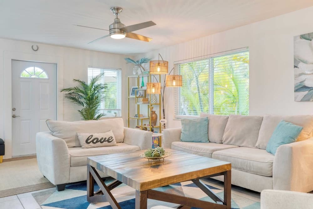 Sea Glass Secrets by Avantstay 3 Mins to Beach