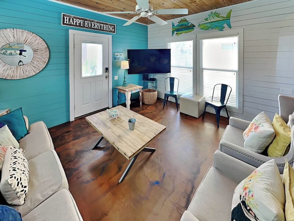 Rp14 - Cassie's Surfing Cow Cottage