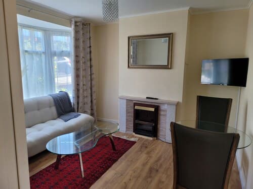 Bright & Homely Apartment