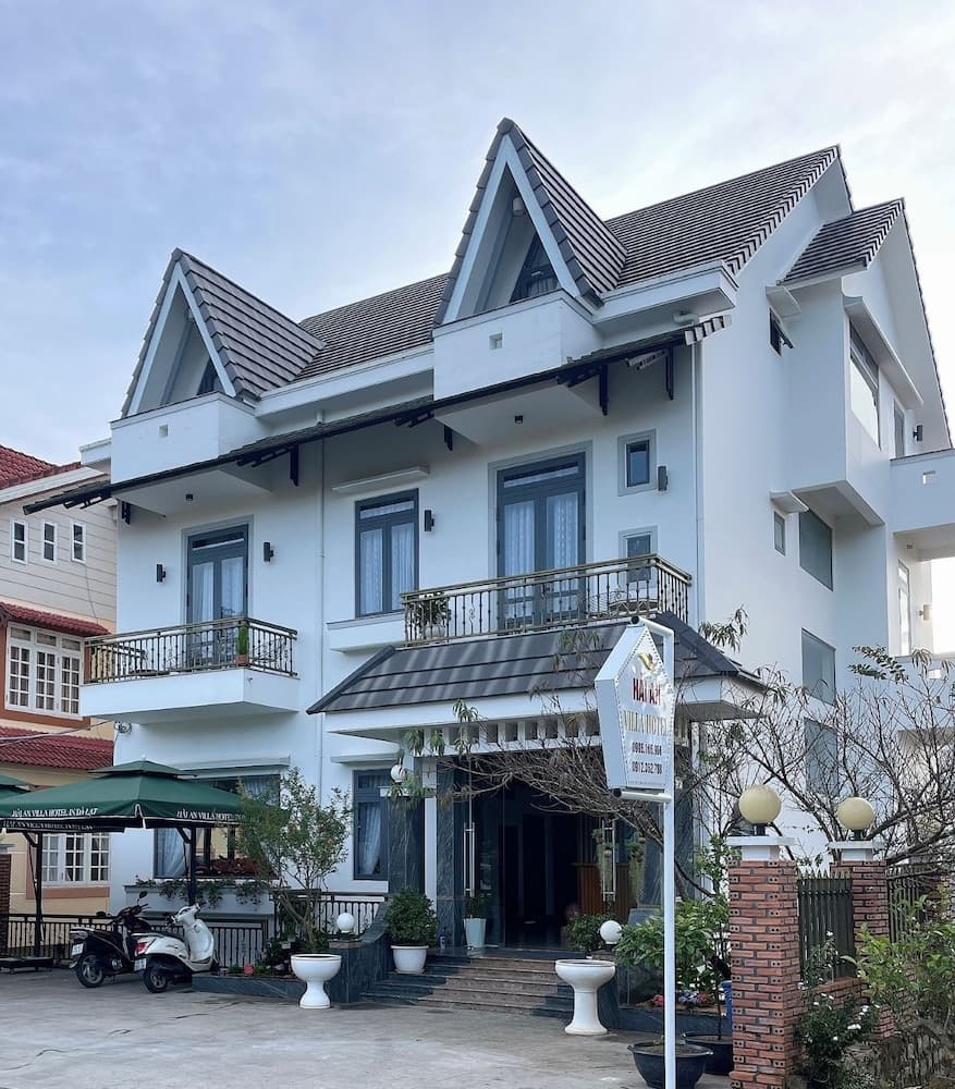 Konaklama yerinin ön cephesi