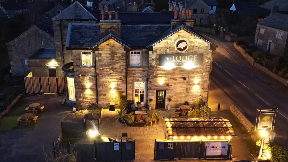 Konaklama yerinin ön cephesi