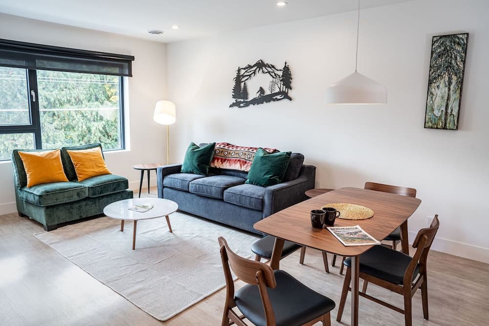 Wildflower Retreat-Revelstoke Vacations