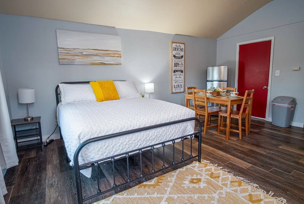 Downtown Accessible New 1br/1ba Cozy Studio