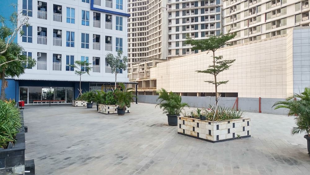 Homey And Relaxing Studio Grand Dhika City Apartment