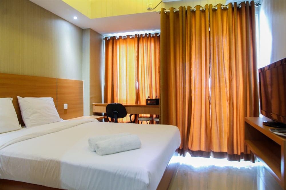 Fabulous Studio Grand Dhika City Apartment