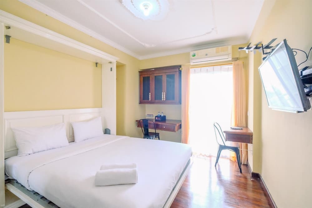 Stunning Studio With Great View At Bogor Valley Apartment