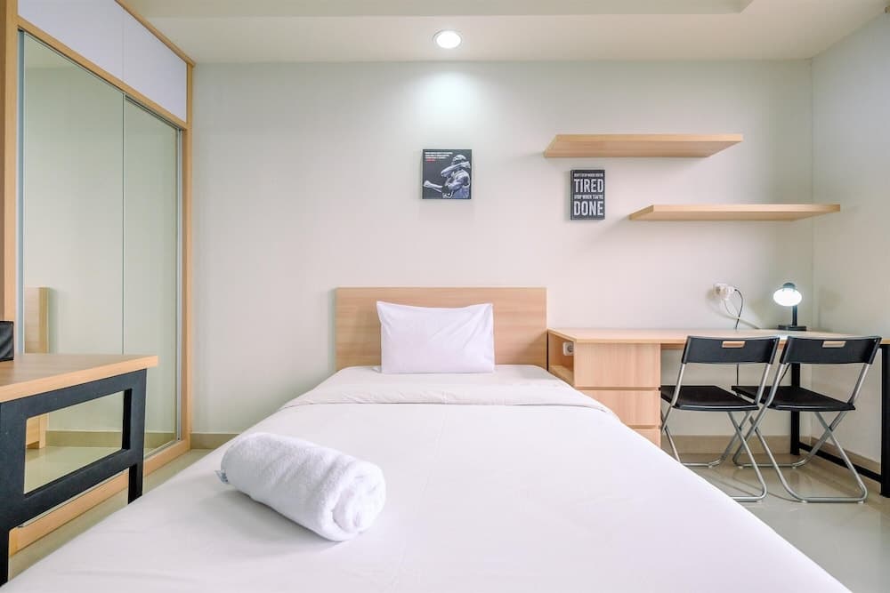 Simply Look Studio High Fl At Evenciio Margonda Apartment