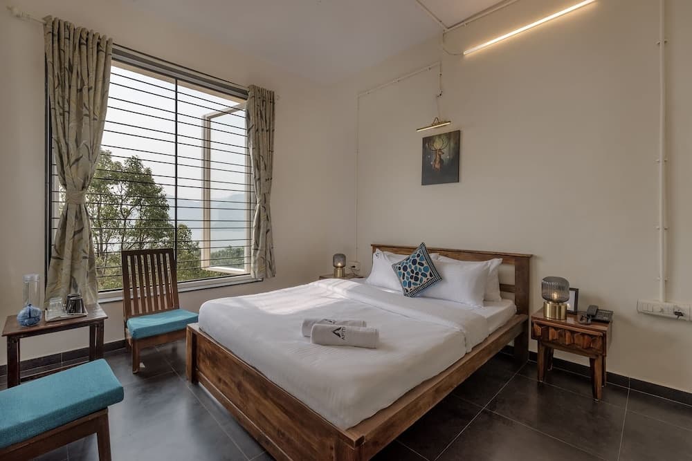 CosmicStays Afita Mohari-Solar Powered Lakehouse