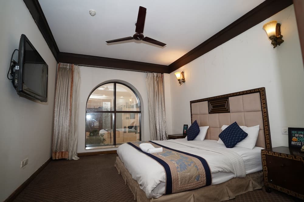 Lyf Corporate Suites. New Friends Colony