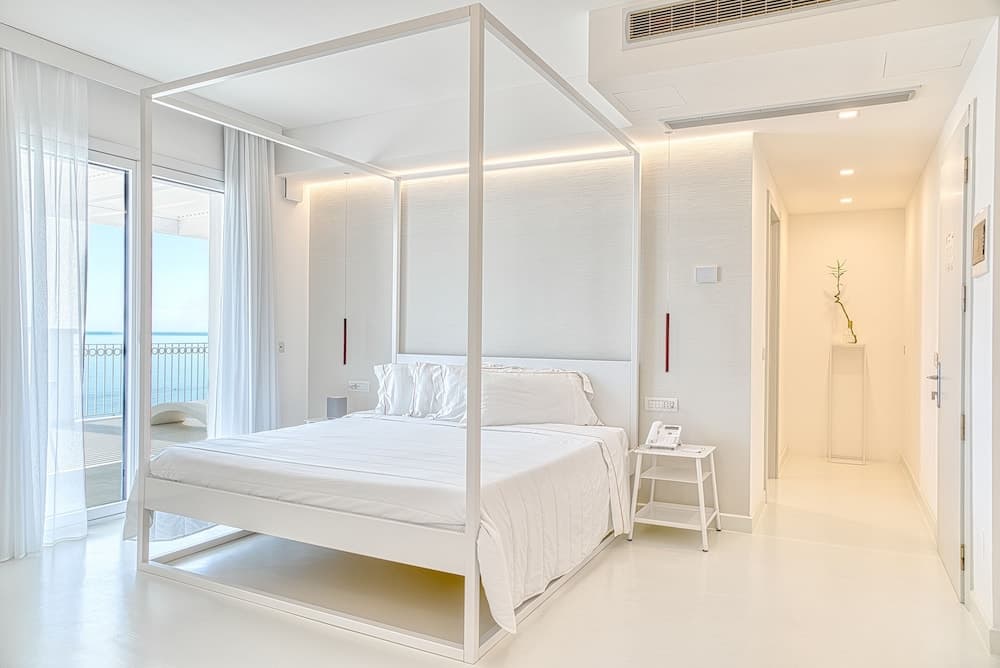 Supporter Deluxe Hotel