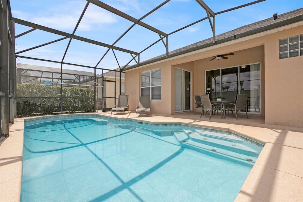 8190 fan Palm way
