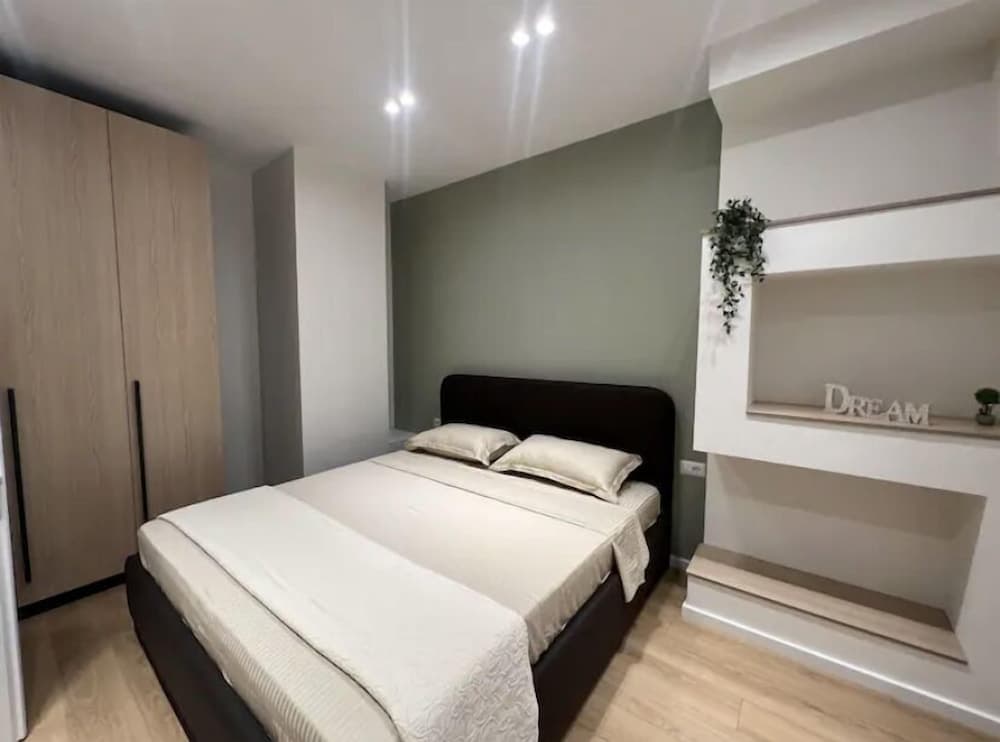 Cozy Modern Apartment