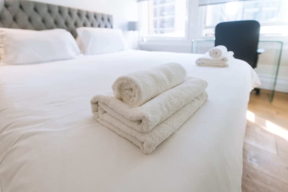 Gorgeous & Centrally Located 2BD Flat, Manchester!