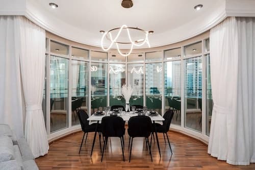 Spacious 2BR apartment in Marina Crown