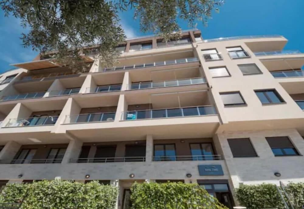 Regina's Residence-One Bedroom Apartment